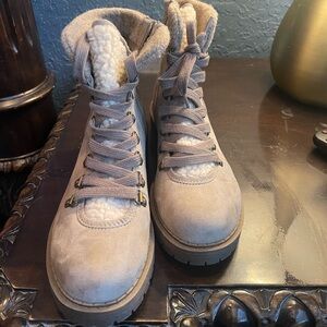 Couture vintage boots, beige, size 8